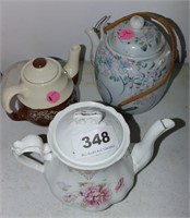 3 teapots