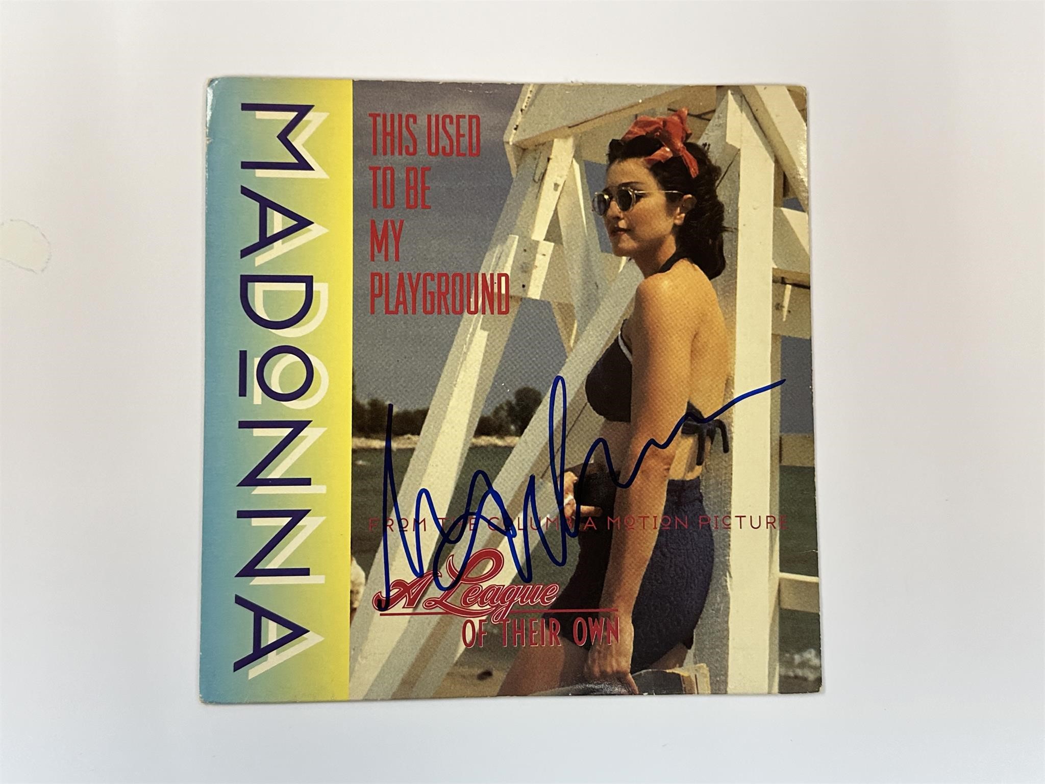 Autograph COA Movie Props Cloth Music Vinyl CD Press ABE