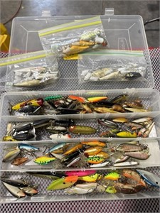 LARGE ASSORTMENT OF VINTAGE LURES