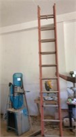 25' Fiberglass Ladder