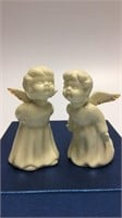 Vintage porcelain Kissing Angels 4”