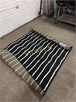 Black & White Stripe Carpet - 4' x 6'