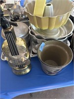 KITCHENWARE: TOASTER, BUNDT PANS, POTS, ETC.