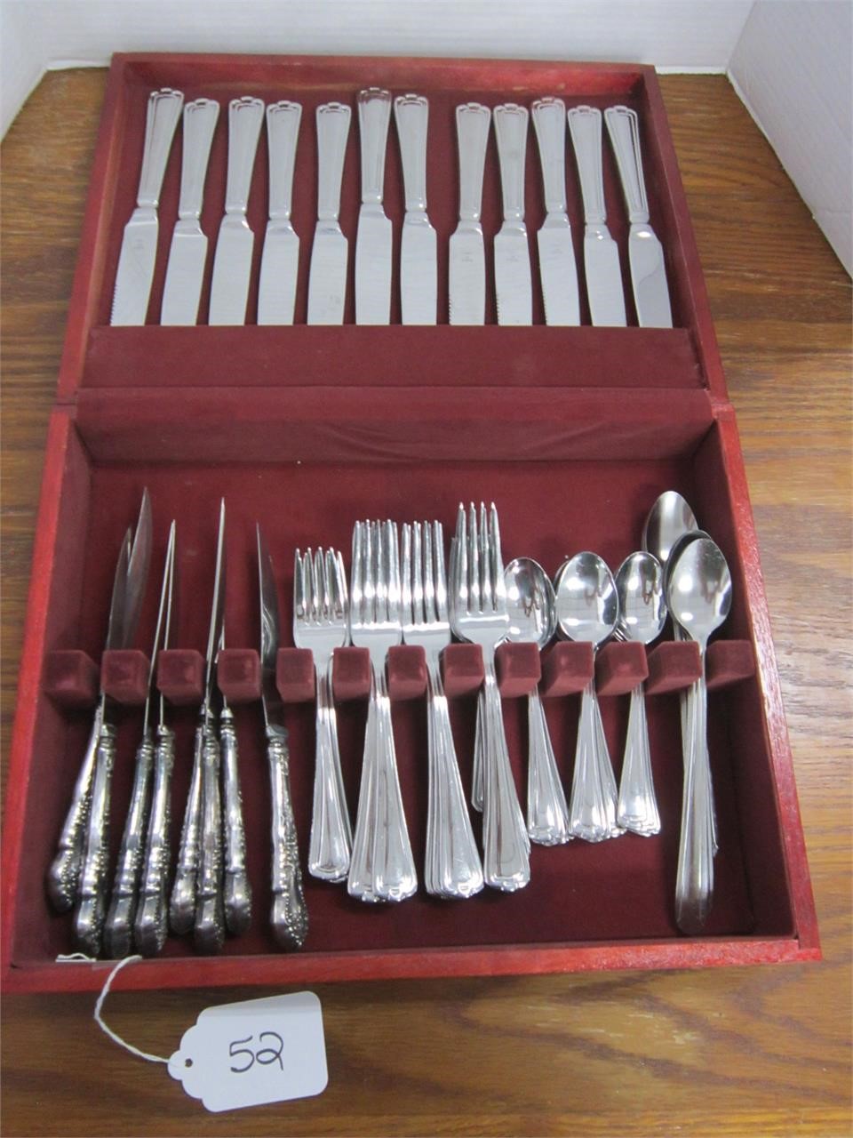 FLATWARE BOX WITH FLATWARE