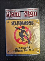 Skateboaring Small Magnetic Metal Sign