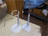 Doll stands