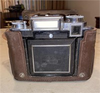 Vintage Zeiss Ikon Camera w/ Case