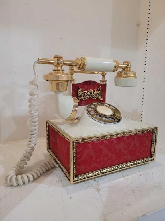 Private Estate Telephones, Awards and Memorabilia/Knife