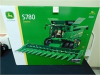 1/16 John Deere 5780 Combine (NIB)