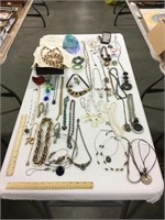 Jewelry lot w/ necklaces & bracelets