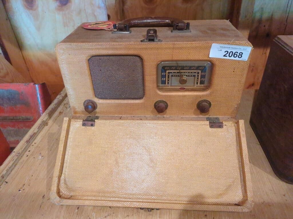 Vintage Silvertone Tube Radio - untested