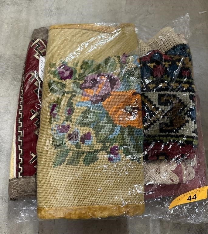 LOT OF VINTAGE EMBROIDERY / TAPESTRY