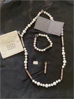 Necklace & 1 Pair of Earings & Bracelet Simon Sebb