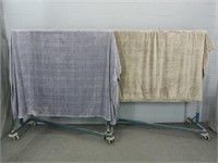 2x The Bid Luxury Linens King Blankets