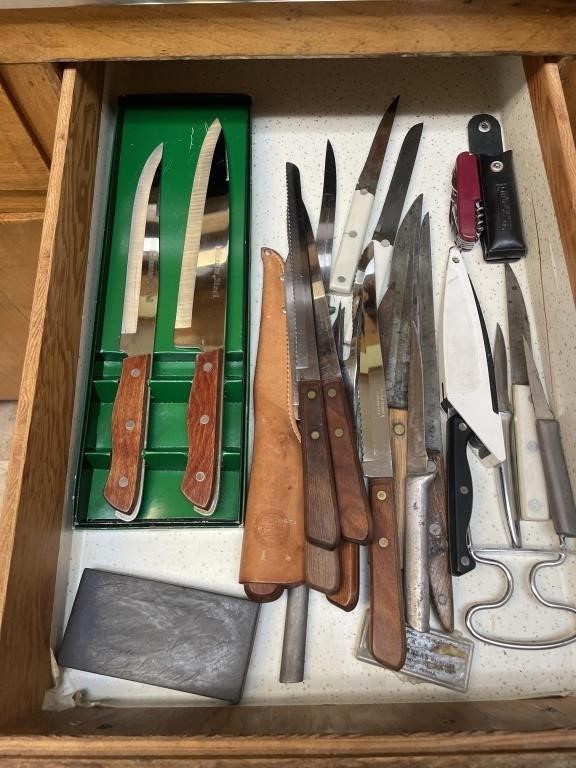 KITCHEN KNIVES INCLUDING MAXIUM STEEL, HONERS, ETC