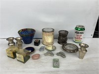 Lot of mini trinkets and house decorations