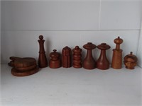 11 PIECES OF WOOD DANSK SHAKERS & CUTTING BOARDS