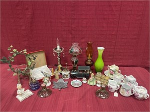 Miscellaneous lot of lamps, candlesticks,