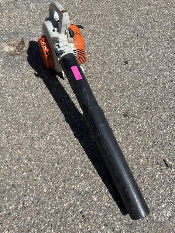 Stihl 2 Stroke Leaf Blower - Runs & Starts 1 Pull