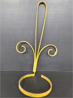 Metal wall sconce vase holder