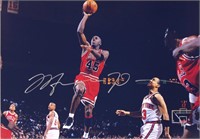 Michael Jordan Autograph  Photo