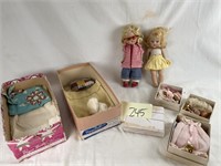 2 Vintage Ginny dolls with clothes