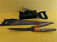 2 hand saws 14" & 26" with 21" Shears