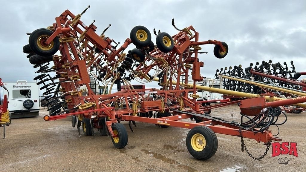 2000 Bourgault 8810 Drill 60'