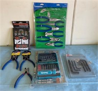 W - MIXED LOT OF HAND TOOLS (G19)