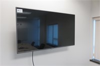 LG 55 in flatscreen TV