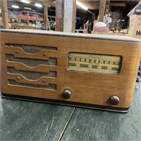 Antique Tru-Tone Radio Model D 1020