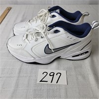 Like New Nike Air Monarch Size 13