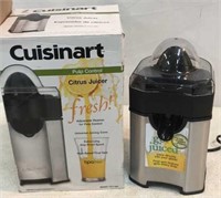 New Cuisinart Pulp Control Citrus Juicer V12A