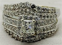 14KT WHITE GOLD 2.15 CTS DIAMOND RING FEATURES