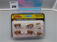 Scenic Accents Hereford Cows HO Scale A1843