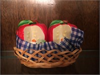 Apples in Basket Salt and Pepper Shakers