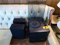 GPX cassette and record player with two speakers