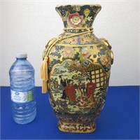 Vintage Oriental Vase w/ Moriage & Gold Gilt 11.5"
