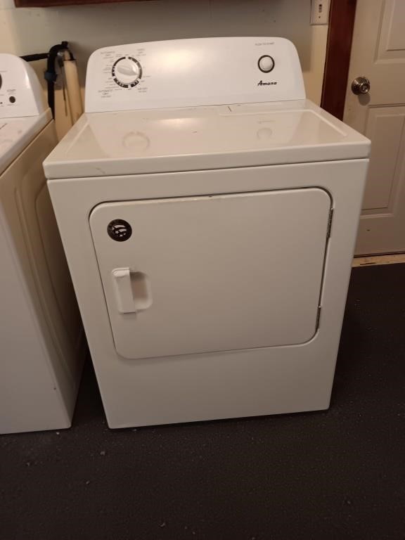 Amana Electric Dryer. 43x25x29.