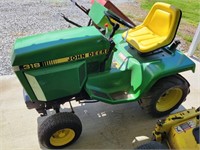 JOHN DEERE 318 GARDEN TRACTOR - GAS - NO DECK