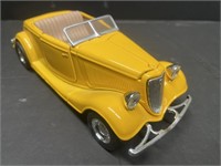1/24 scale 1934 Ford Coupe Convertible. Die cast