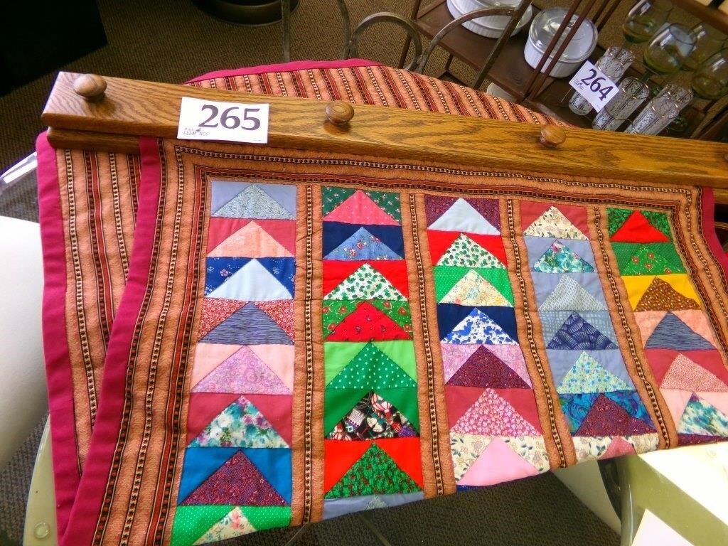 HANGING QUILT RACK WITH PEGS AND QUILT