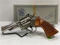 SMITH & WESSON MODEL 19-3, 4" BARREL, WOOD GRIPS,