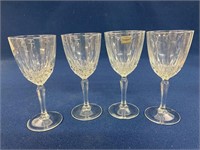 (4) Luminarc Wine glasses 7”