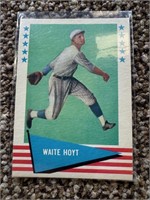 1961 Fleer #44 Waite Hoyt