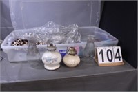 Clear Tote W/ Lid - 2 Oil Lamps - 3 Globes No Ship