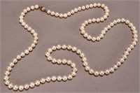 Ladies Pearl Necklace with 14ct Clasp,