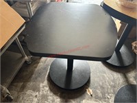 DINING TABLE W/ SELF-LEVELING BASE