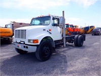 1999 International 4900 2 Axle Cab & Chassis Truck