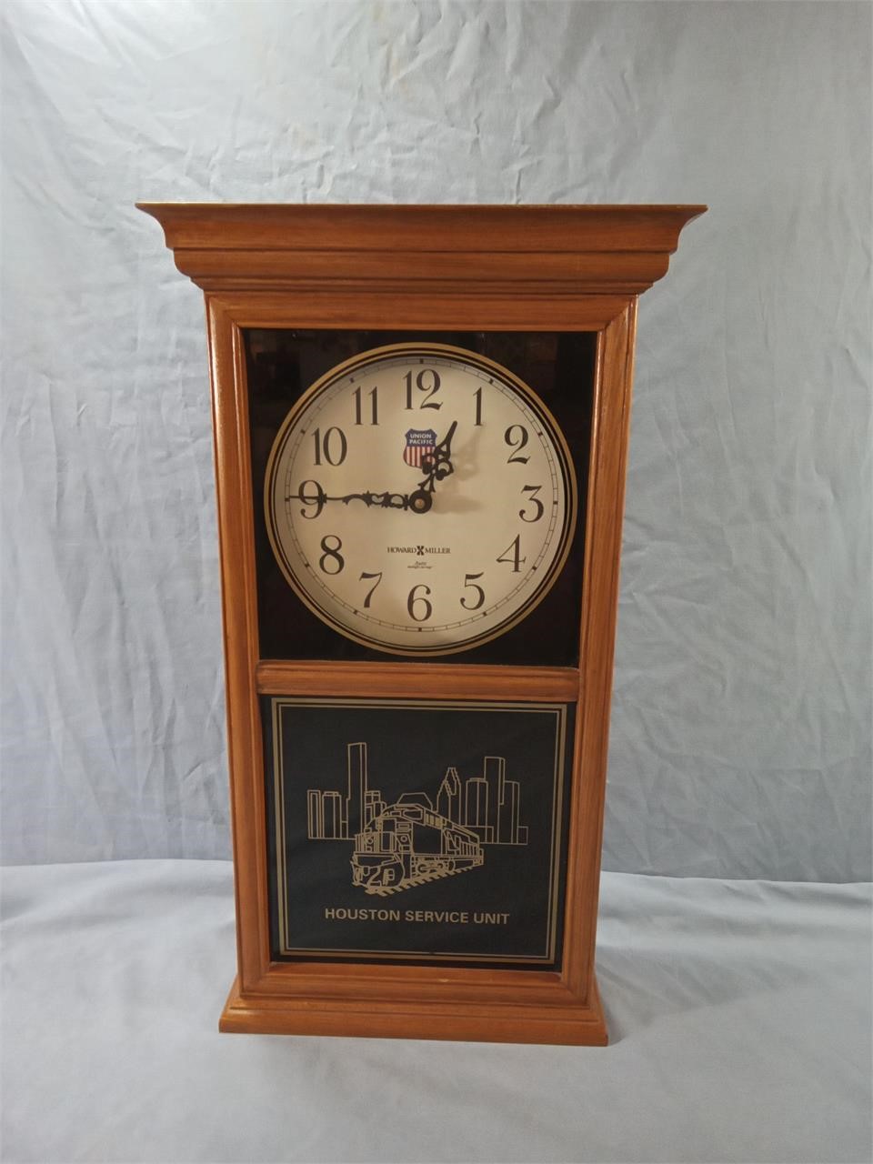 HOWARD MILLER UNION PACIFIC WALL CLOCK